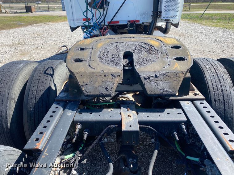 image for item KB9533 2012 International ProStar Plus 122  semi truck