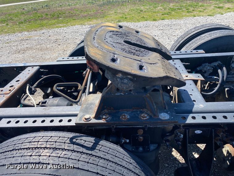 image for item KB9533 2012 International ProStar Plus 122  semi truck