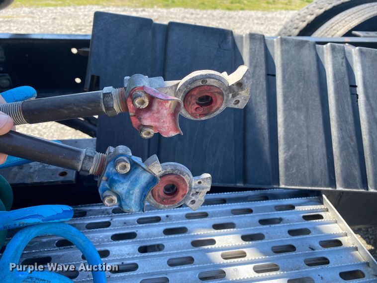 image for item KB9533 2012 International ProStar Plus 122  semi truck