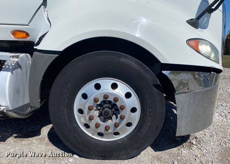 image for item KB9533 2012 International ProStar Plus 122  semi truck