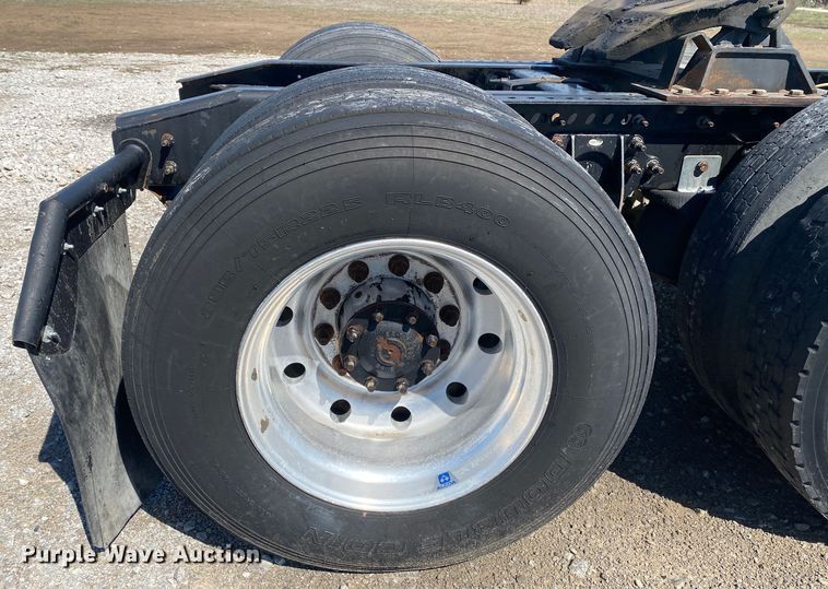 image for item KB9533 2012 International ProStar Plus 122  semi truck