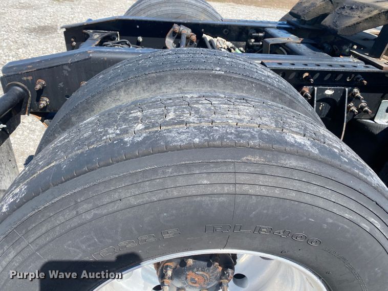 image for item KB9533 2012 International ProStar Plus 122  semi truck