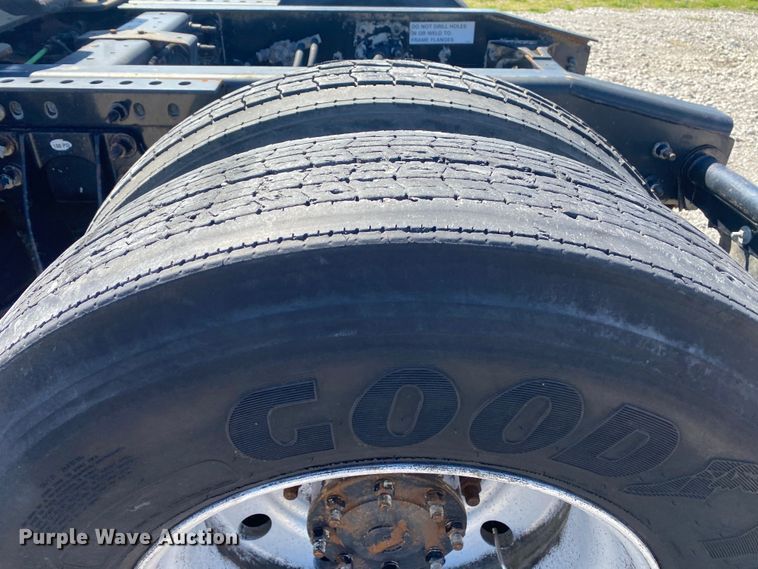 image for item KB9533 2012 International ProStar Plus 122  semi truck