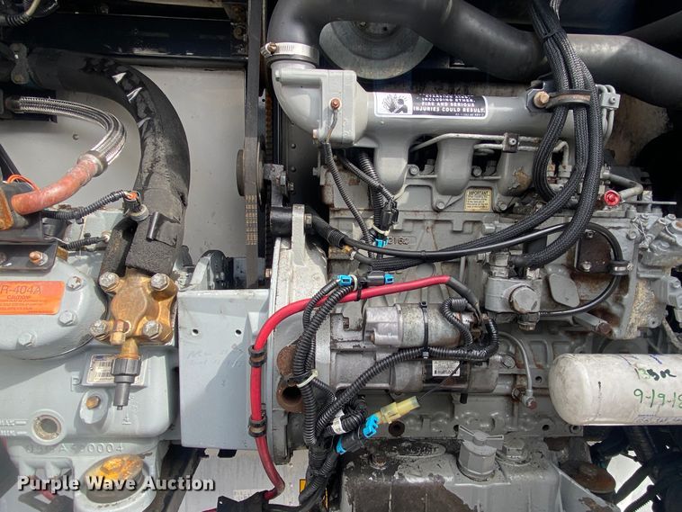 image for item KB9551 1999 Utility VS2R  refrigerated van trailer