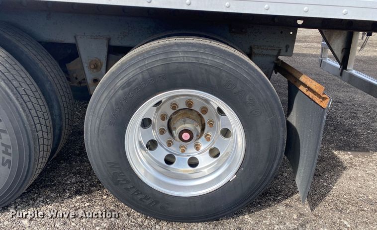 image for item KB9551 1999 Utility VS2R  refrigerated van trailer