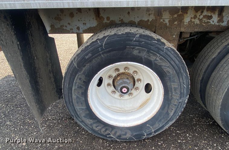 image for item KB9559 1998 Great Dane  refrigerated van trailer