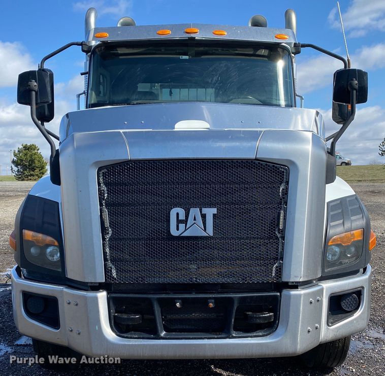 image for item KB9573 2016 Caterpillar CT660  semi truck
