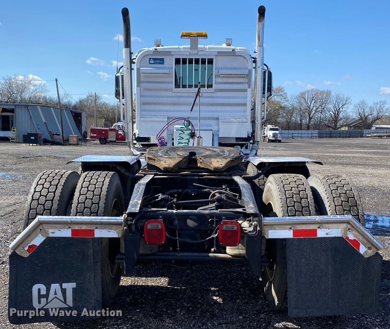 image for item KB9573 2016 Caterpillar CT660  semi truck