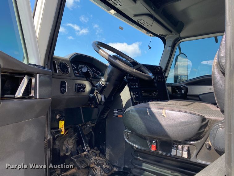 image for item KB9573 2016 Caterpillar CT660  semi truck