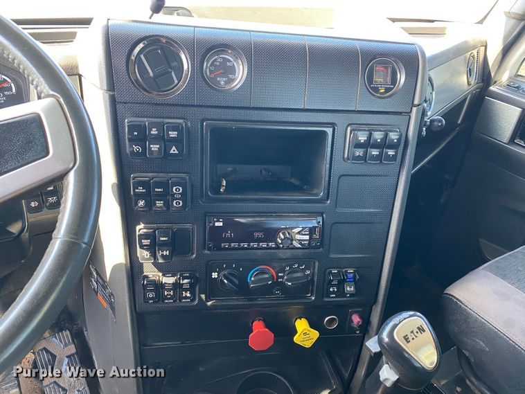 image for item KB9573 2016 Caterpillar CT660  semi truck