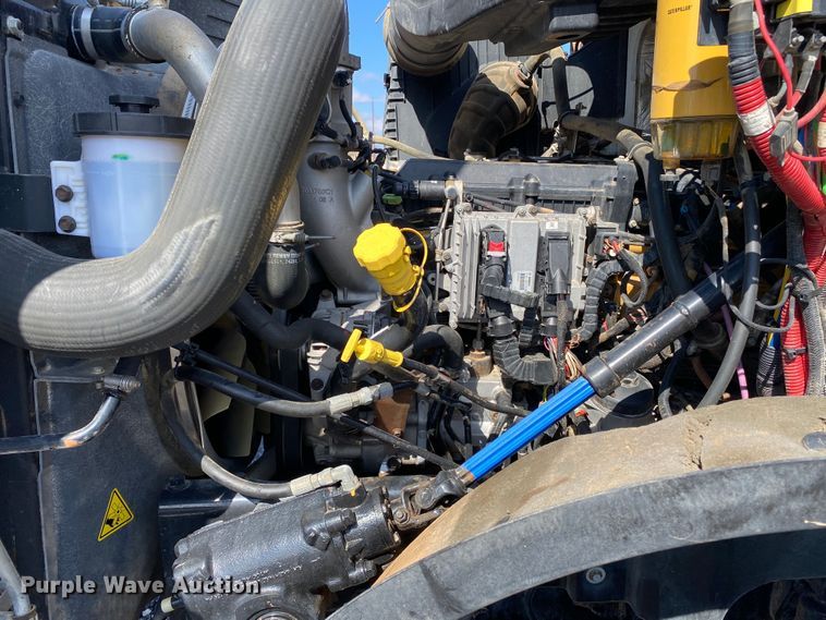 image for item KB9573 2016 Caterpillar CT660  semi truck