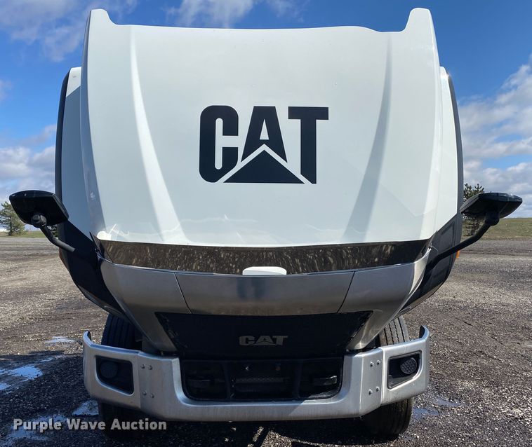 image for item KB9573 2016 Caterpillar CT660  semi truck