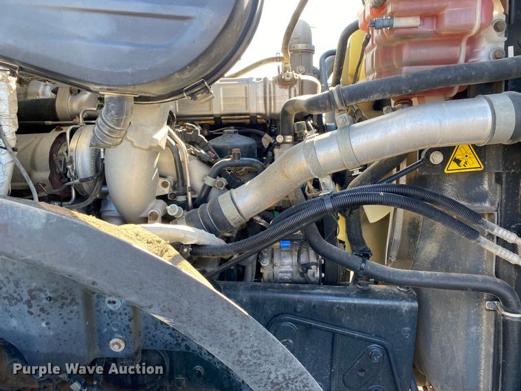 image for item KB9573 2016 Caterpillar CT660  semi truck