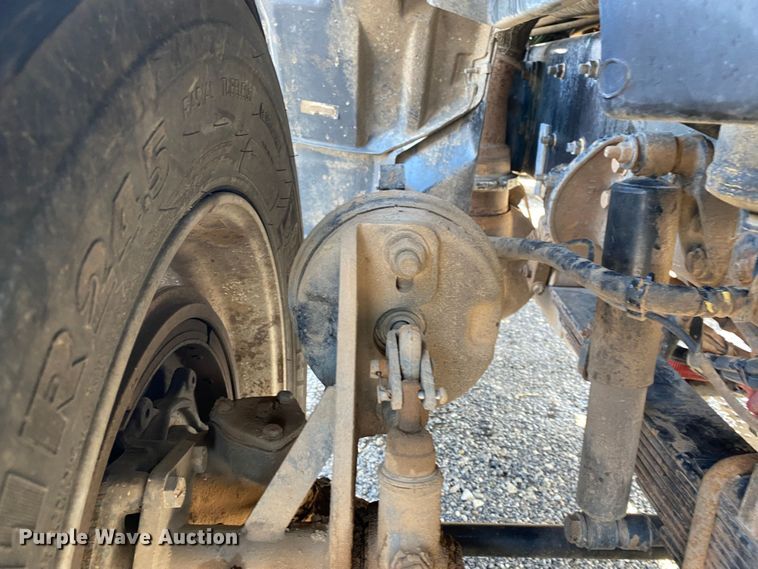 image for item KB9573 2016 Caterpillar CT660  semi truck