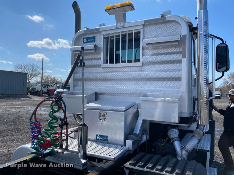 image for item KB9573 2016 Caterpillar CT660  semi truck