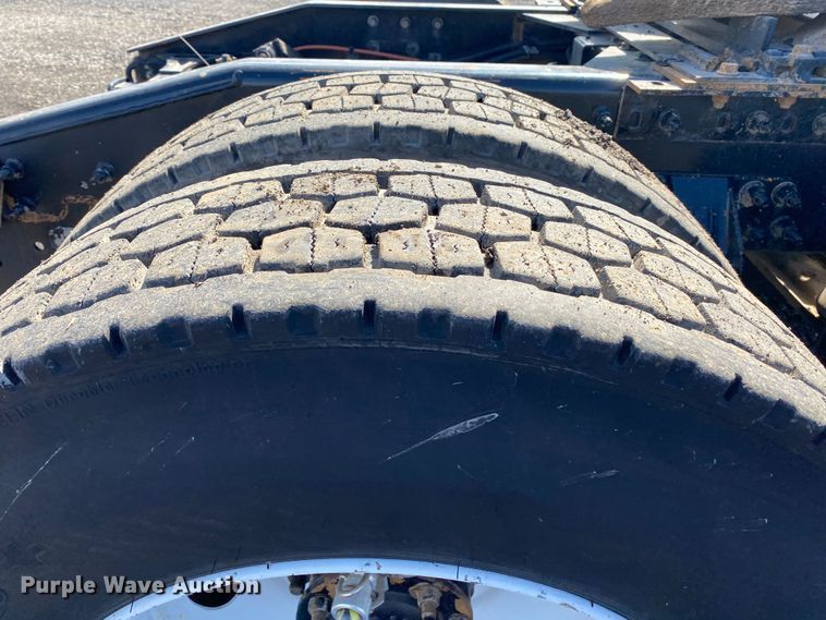 image for item KB9573 2016 Caterpillar CT660  semi truck