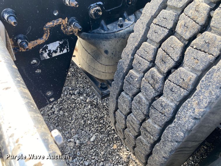 image for item KB9573 2016 Caterpillar CT660  semi truck