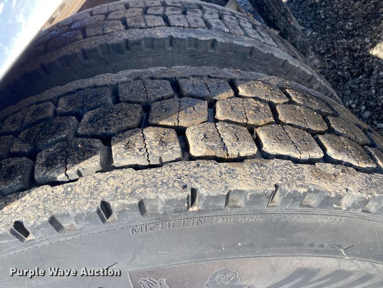 image for item KB9573 2016 Caterpillar CT660  semi truck