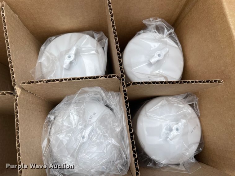 image for item KJ9909 2001 International 9200  semi truck