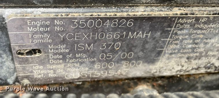 image for item KJ9909 2001 International 9200  semi truck