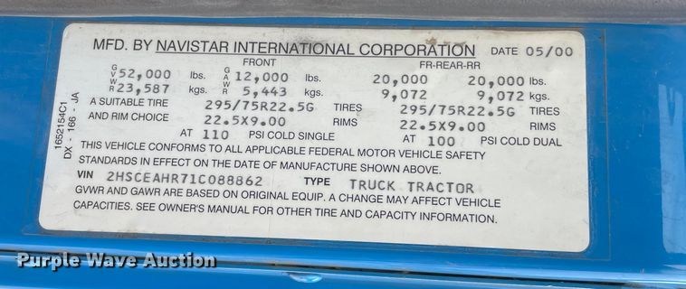image for item KJ9909 2001 International 9200  semi truck