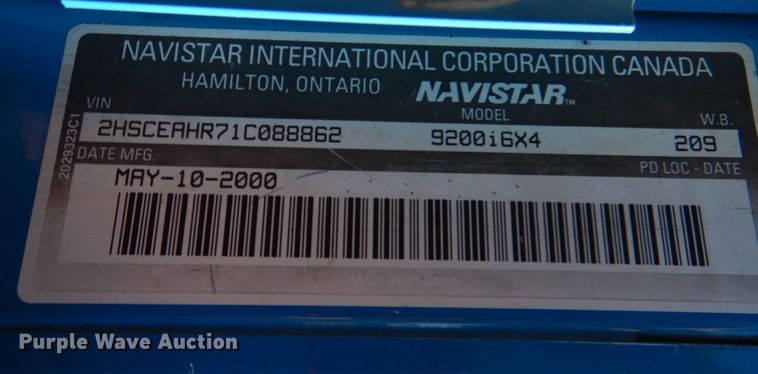 image for item KJ9909 2001 International 9200  semi truck