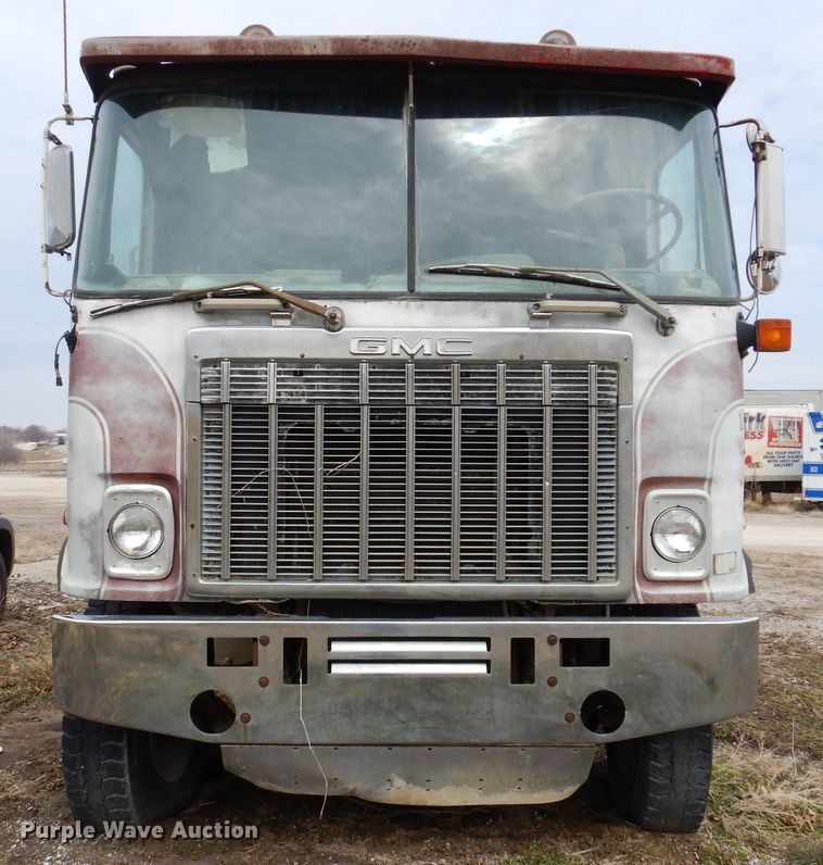image for item KN9822 1976 GMC Astro  semi truck