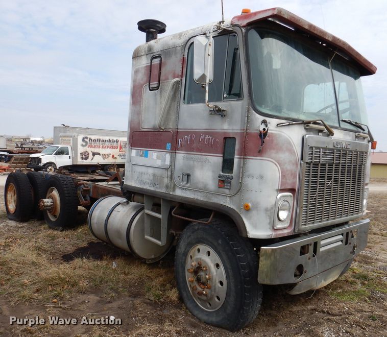 image for item KN9822 1976 GMC Astro  semi truck