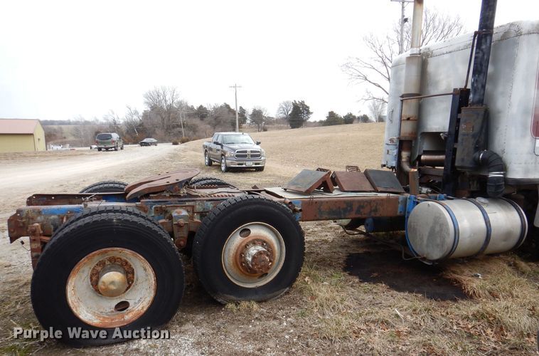 image for item KN9822 1976 GMC Astro  semi truck