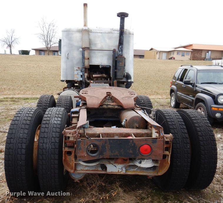 image for item KN9822 1976 GMC Astro  semi truck