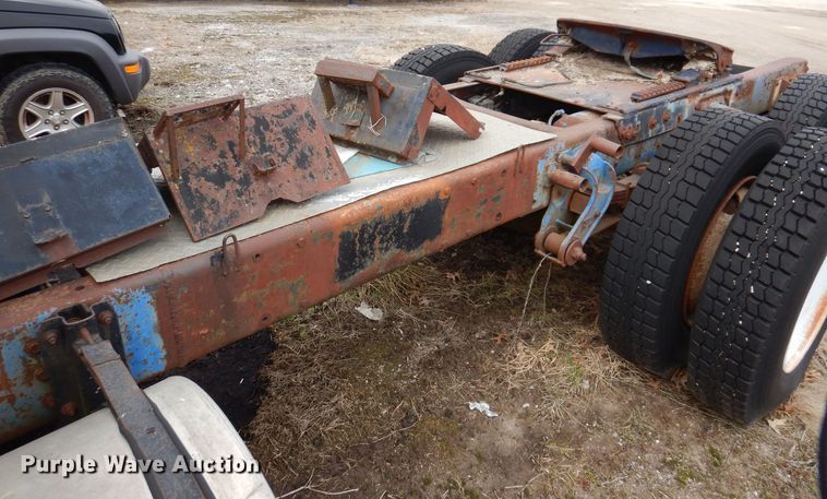 image for item KN9822 1976 GMC Astro  semi truck