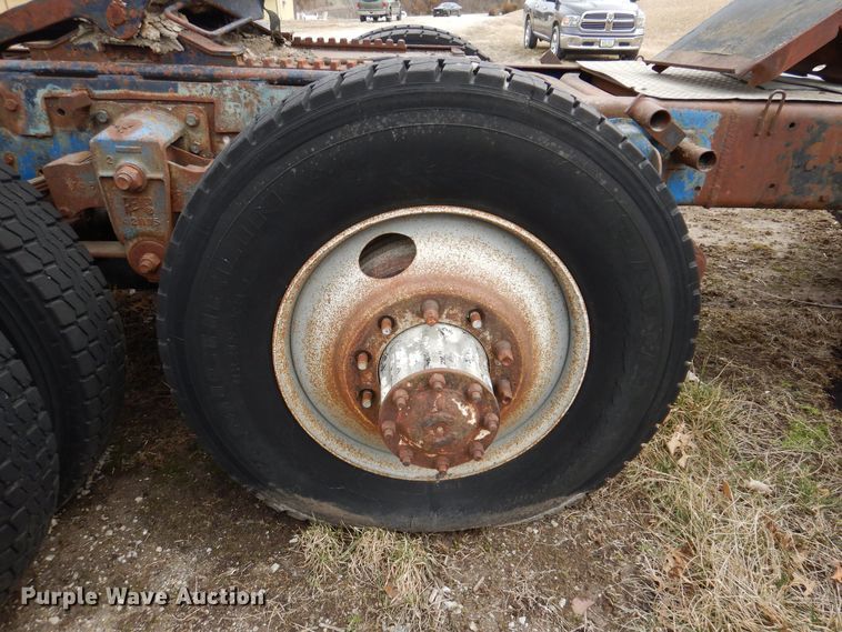 image for item KN9822 1976 GMC Astro  semi truck