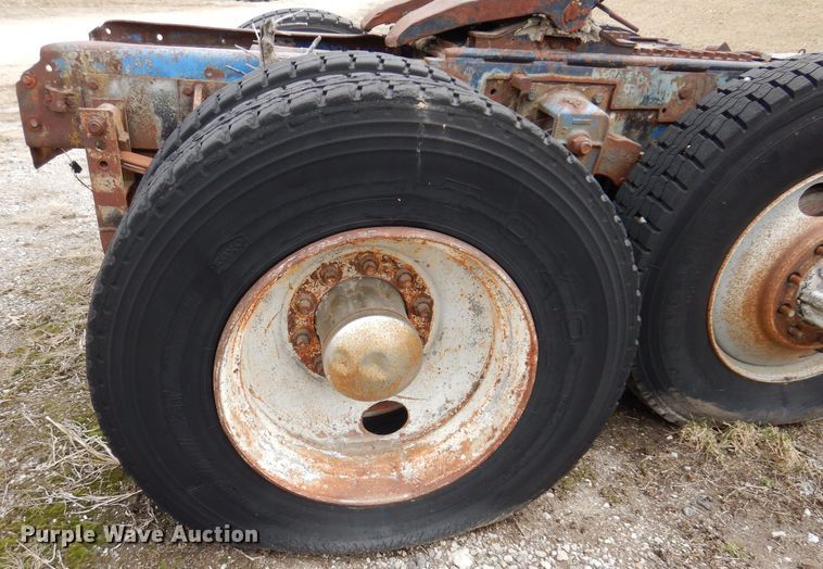 image for item KN9822 1976 GMC Astro  semi truck