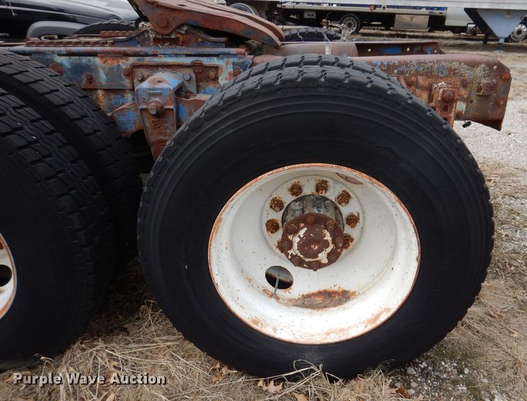 image for item KN9822 1976 GMC Astro  semi truck