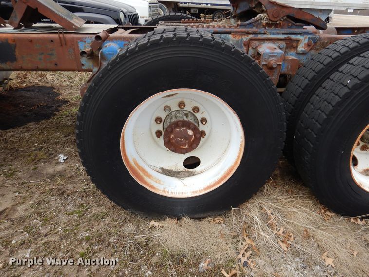 image for item KN9822 1976 GMC Astro  semi truck