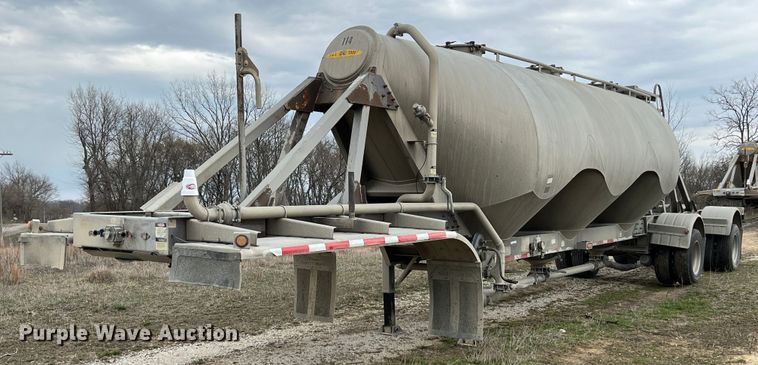 image for item KR9514 2001 Heil  pneumatic dry bulk trailer
