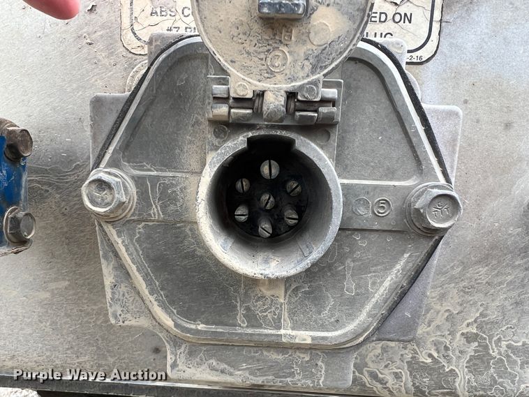 image for item KR9514 2001 Heil  pneumatic dry bulk trailer