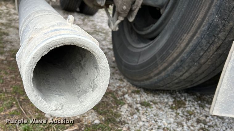 image for item KR9514 2001 Heil  pneumatic dry bulk trailer