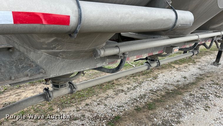 image for item KR9514 2001 Heil  pneumatic dry bulk trailer