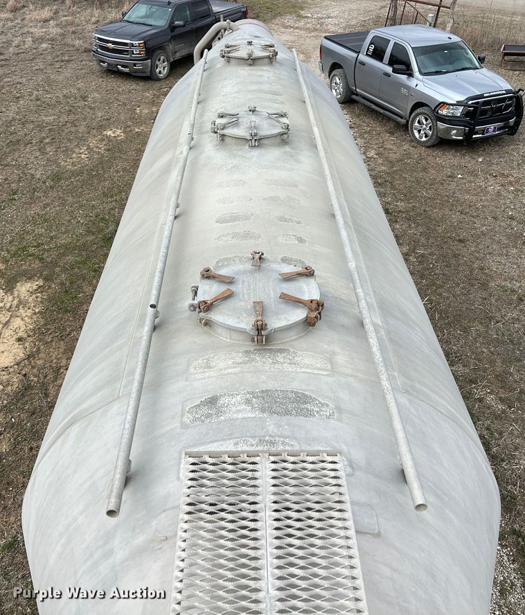 image for item KR9514 2001 Heil  pneumatic dry bulk trailer