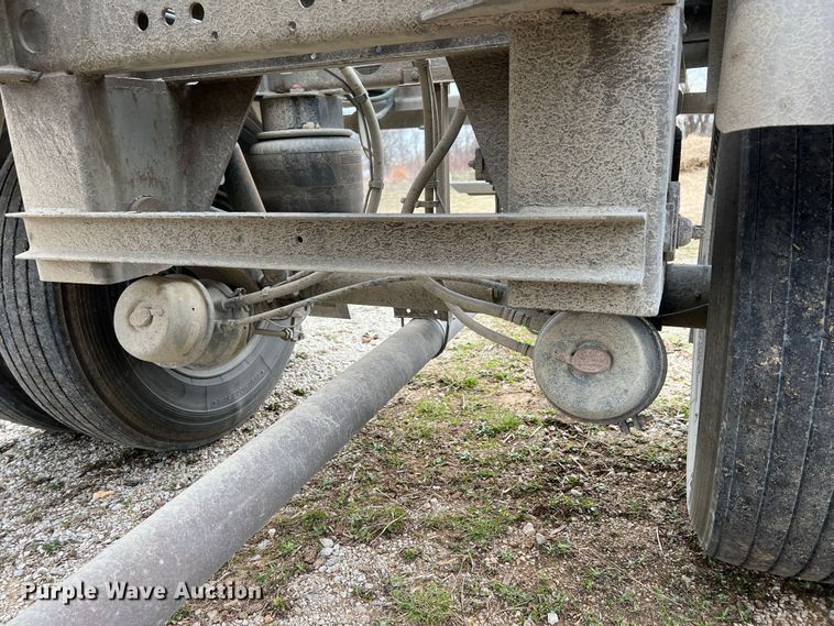 image for item KR9514 2001 Heil  pneumatic dry bulk trailer