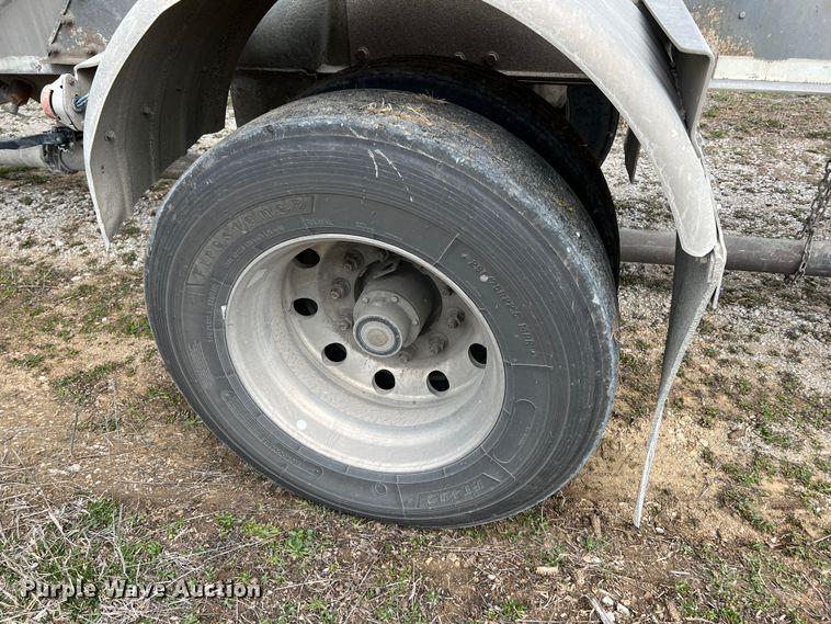 image for item KR9514 2001 Heil  pneumatic dry bulk trailer