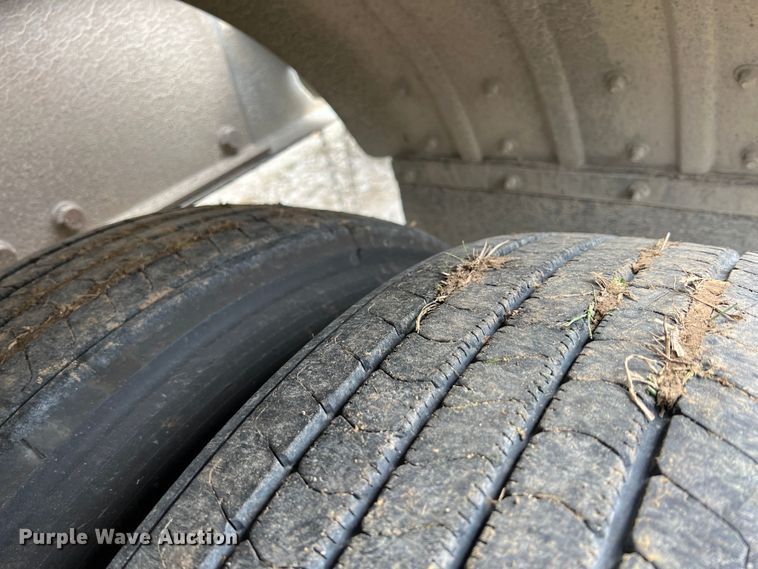 image for item KR9514 2001 Heil  pneumatic dry bulk trailer