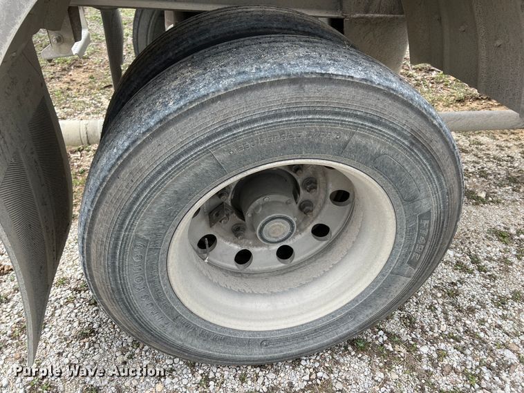 image for item KR9514 2001 Heil  pneumatic dry bulk trailer