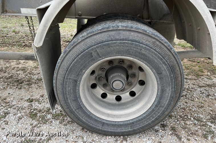 image for item KR9514 2001 Heil  pneumatic dry bulk trailer