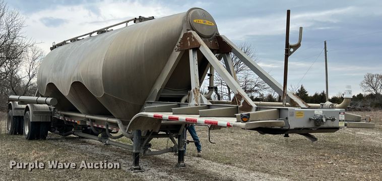 image for item KR9515 2001 Heil  pneumatic dry bulk trailer