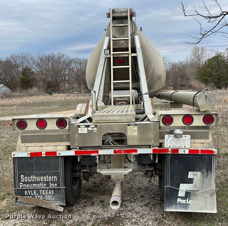 image for item KR9515 2001 Heil  pneumatic dry bulk trailer