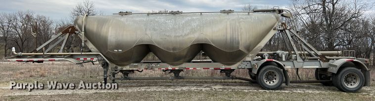 image for item KR9515 2001 Heil  pneumatic dry bulk trailer