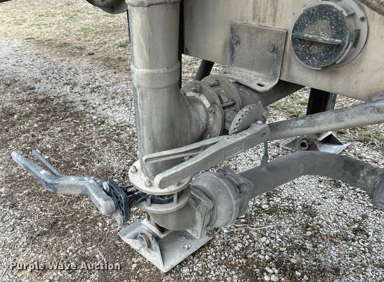 image for item KR9515 2001 Heil  pneumatic dry bulk trailer