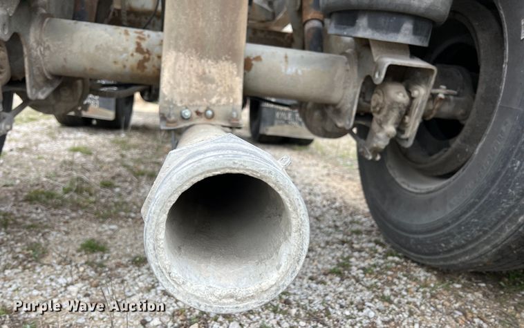 image for item KR9515 2001 Heil  pneumatic dry bulk trailer